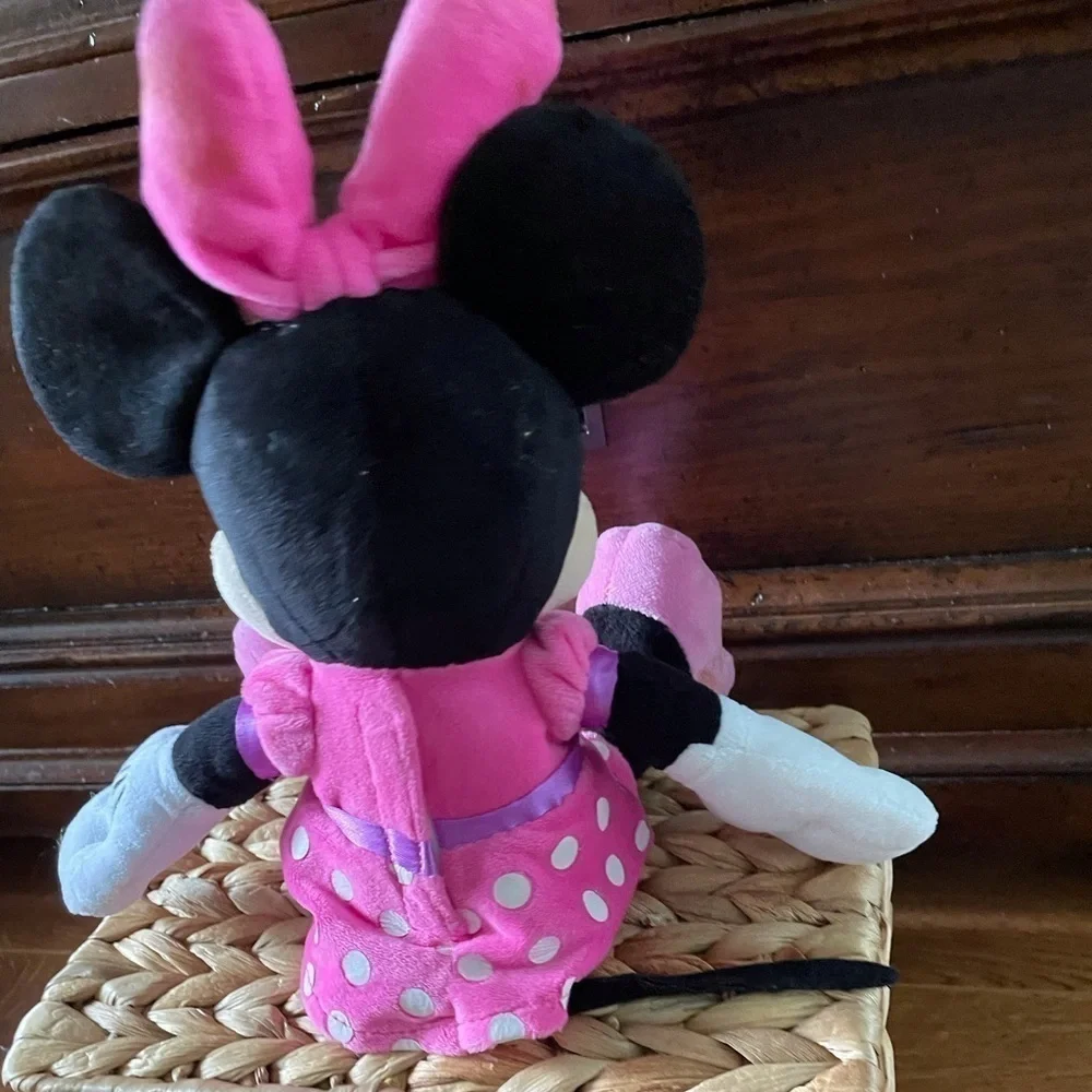 Disney Minnie Mouse pink stuffed figure